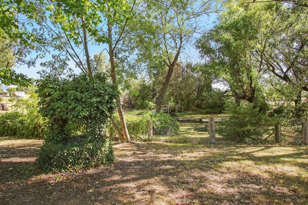 Colonial Inn Guest Rooms Yackandandah Экстерьер фото